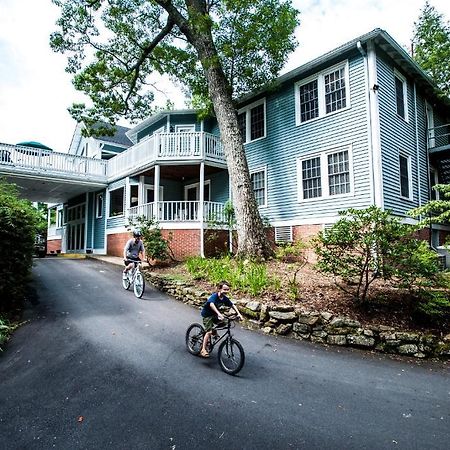 Highland Lake Inn & Resort - Flat Rock Buitenkant foto
