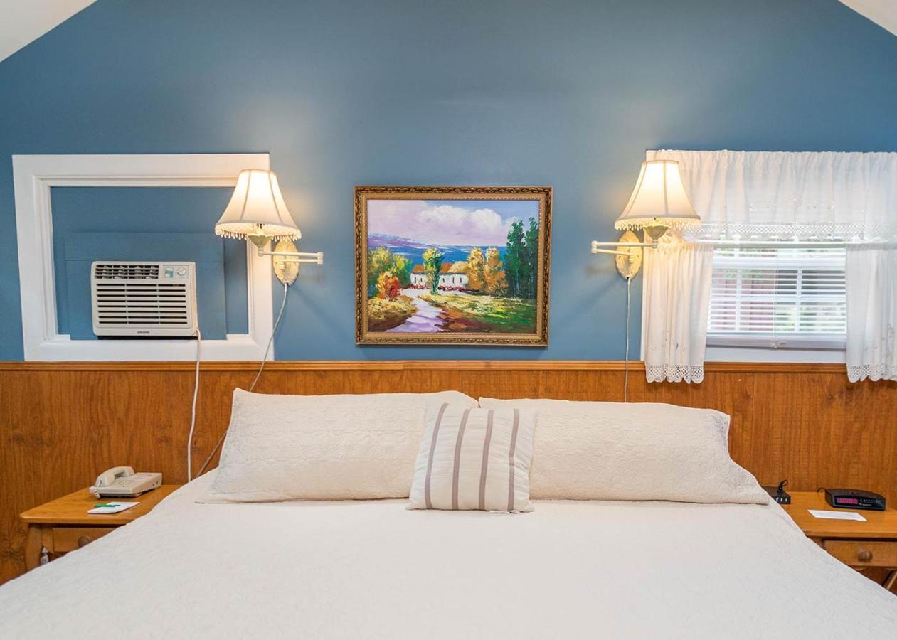 Highland Lake Inn & Resort - Flat Rock Buitenkant foto