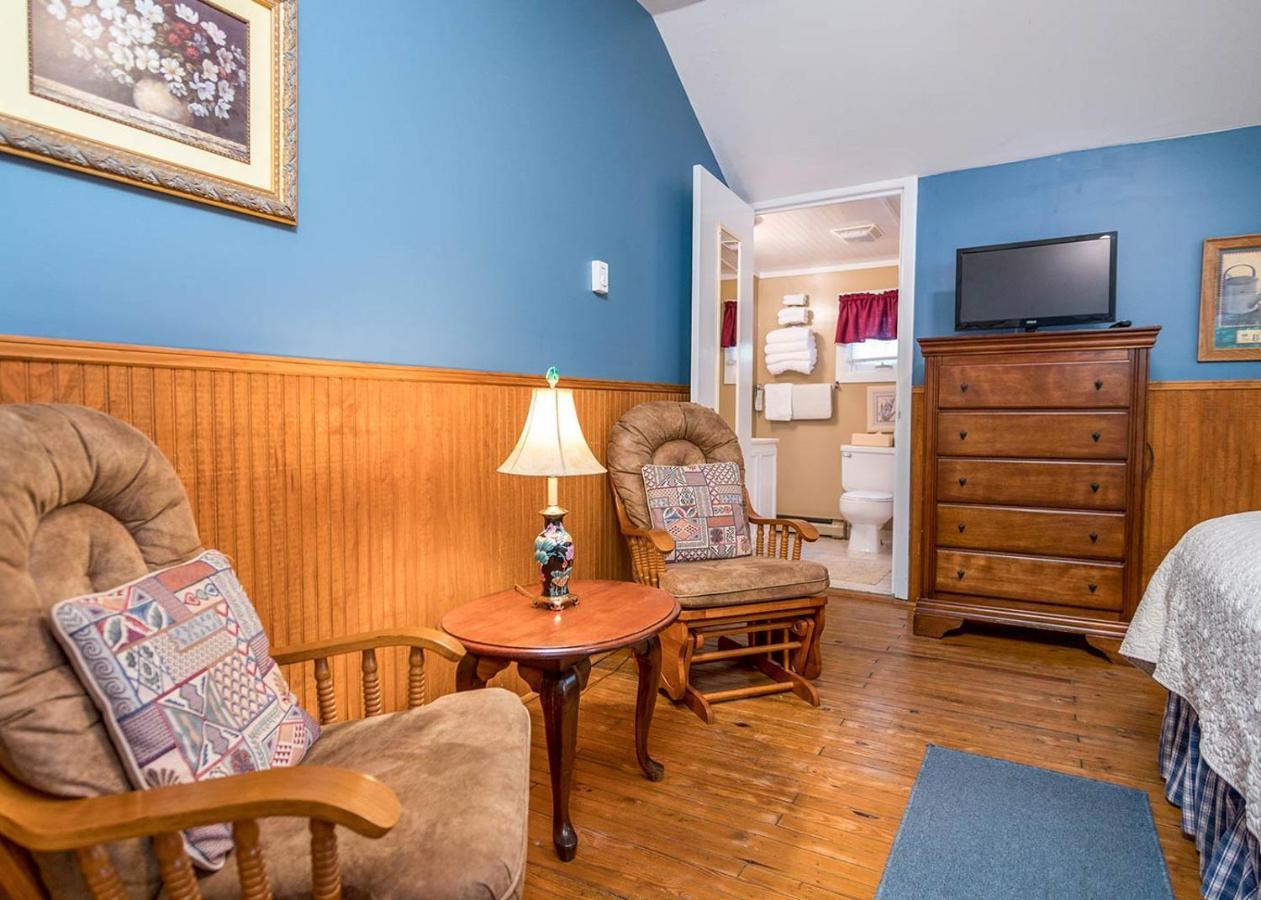 Highland Lake Inn & Resort - Flat Rock Buitenkant foto