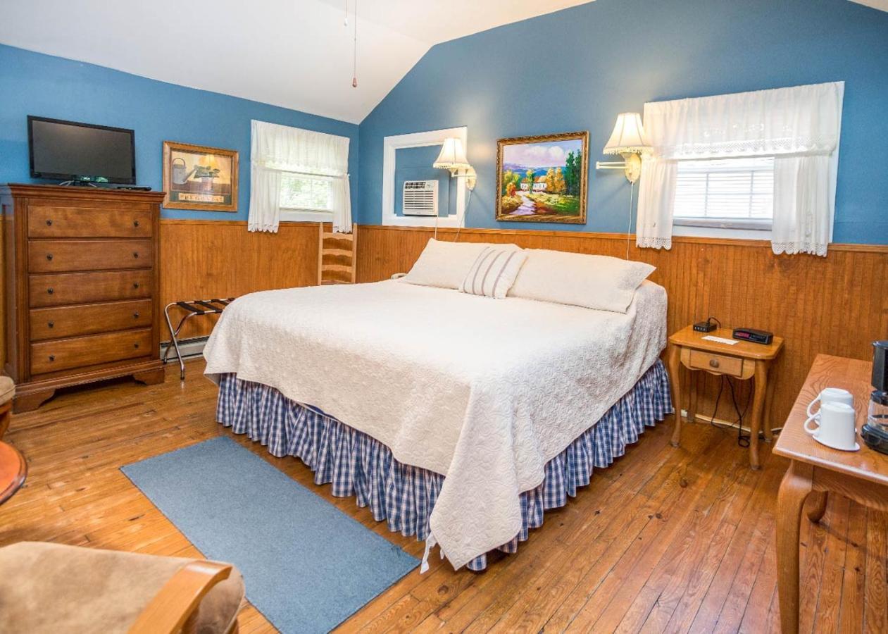 Highland Lake Inn & Resort - Flat Rock Buitenkant foto