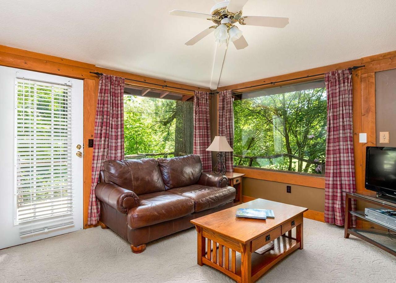 Highland Lake Inn & Resort - Flat Rock Buitenkant foto