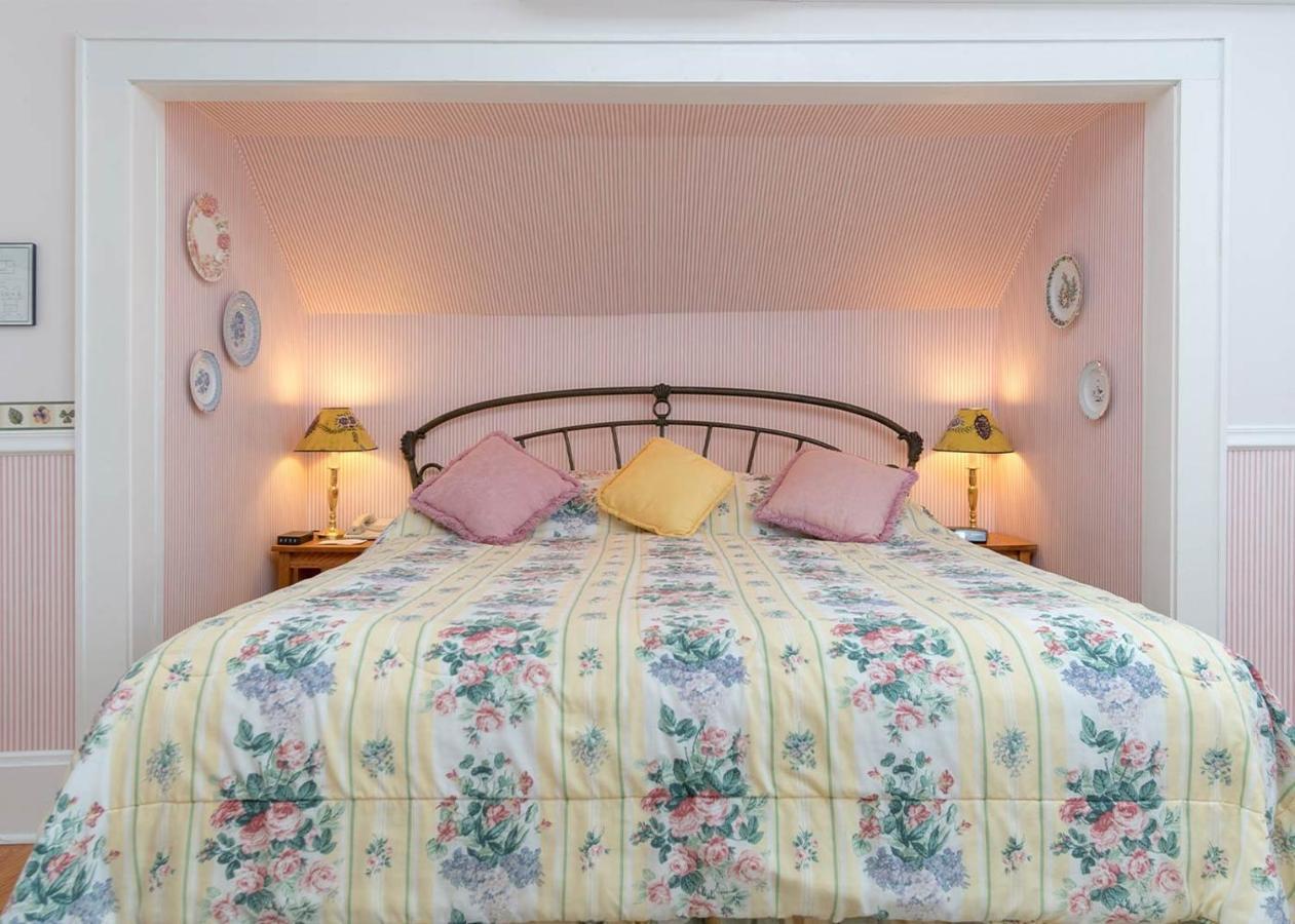 Highland Lake Inn & Resort - Flat Rock Buitenkant foto